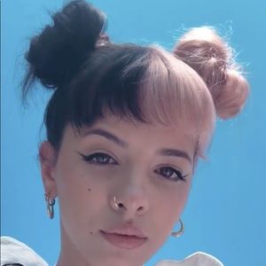 Meet your Posher, Skylar